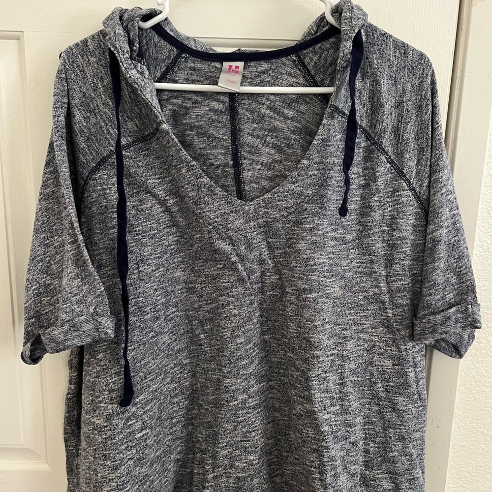 Active hooded top